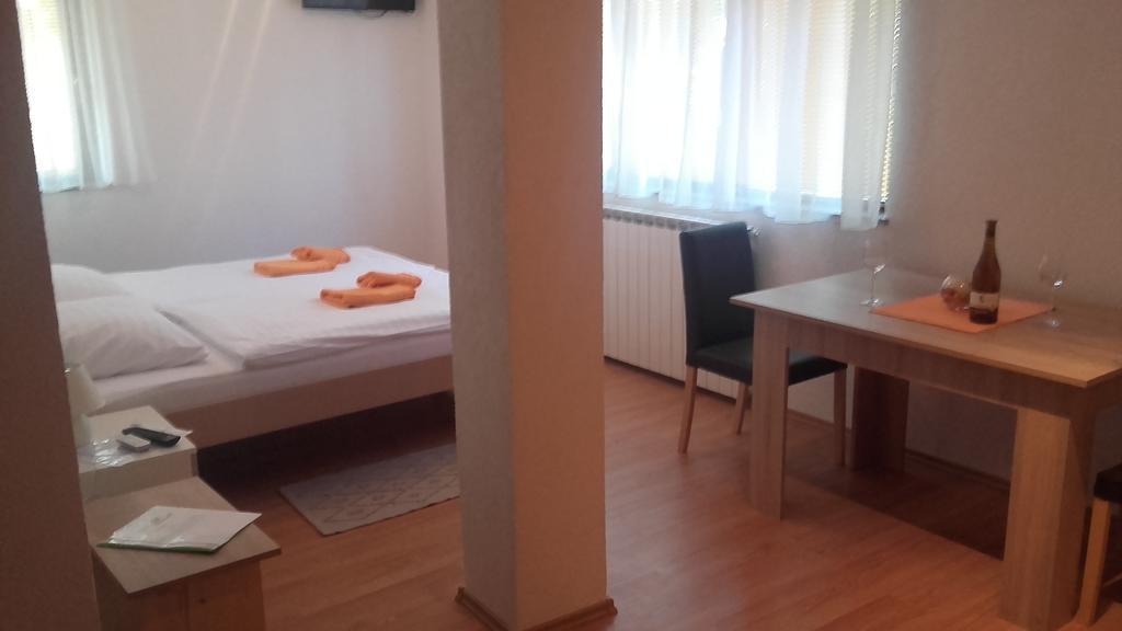 Apartment Pavlesic Слуни Екстериор снимка