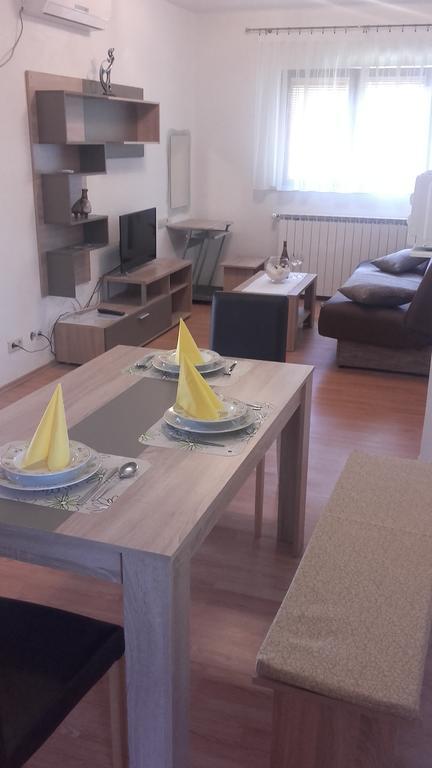 Apartment Pavlesic Слуни Екстериор снимка